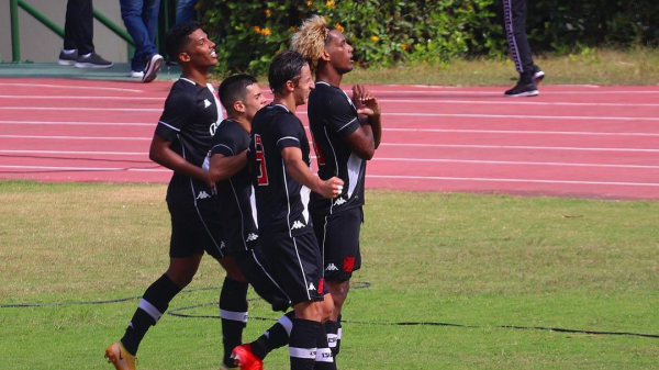 Vasco vira no primeiro tempo, vence Bahia e sai na frente ...