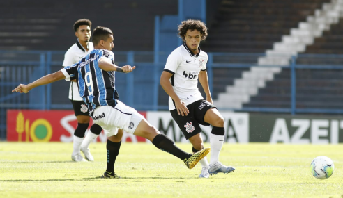 Com um a menos, Corinthians segura empate com o Grêmio pelas quartas do Brasileirão Sub-20