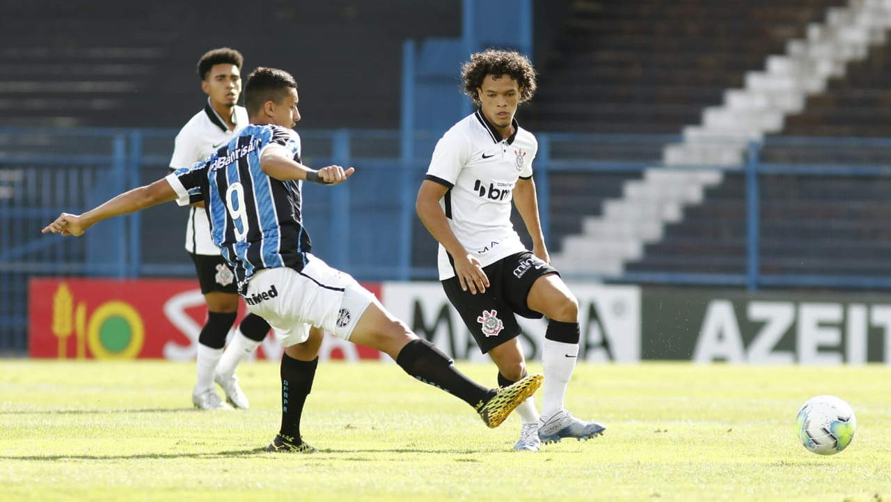 Com um a menos, Corinthians segura empate com o Grêmio pelas quartas do Brasileirão Sub-20
