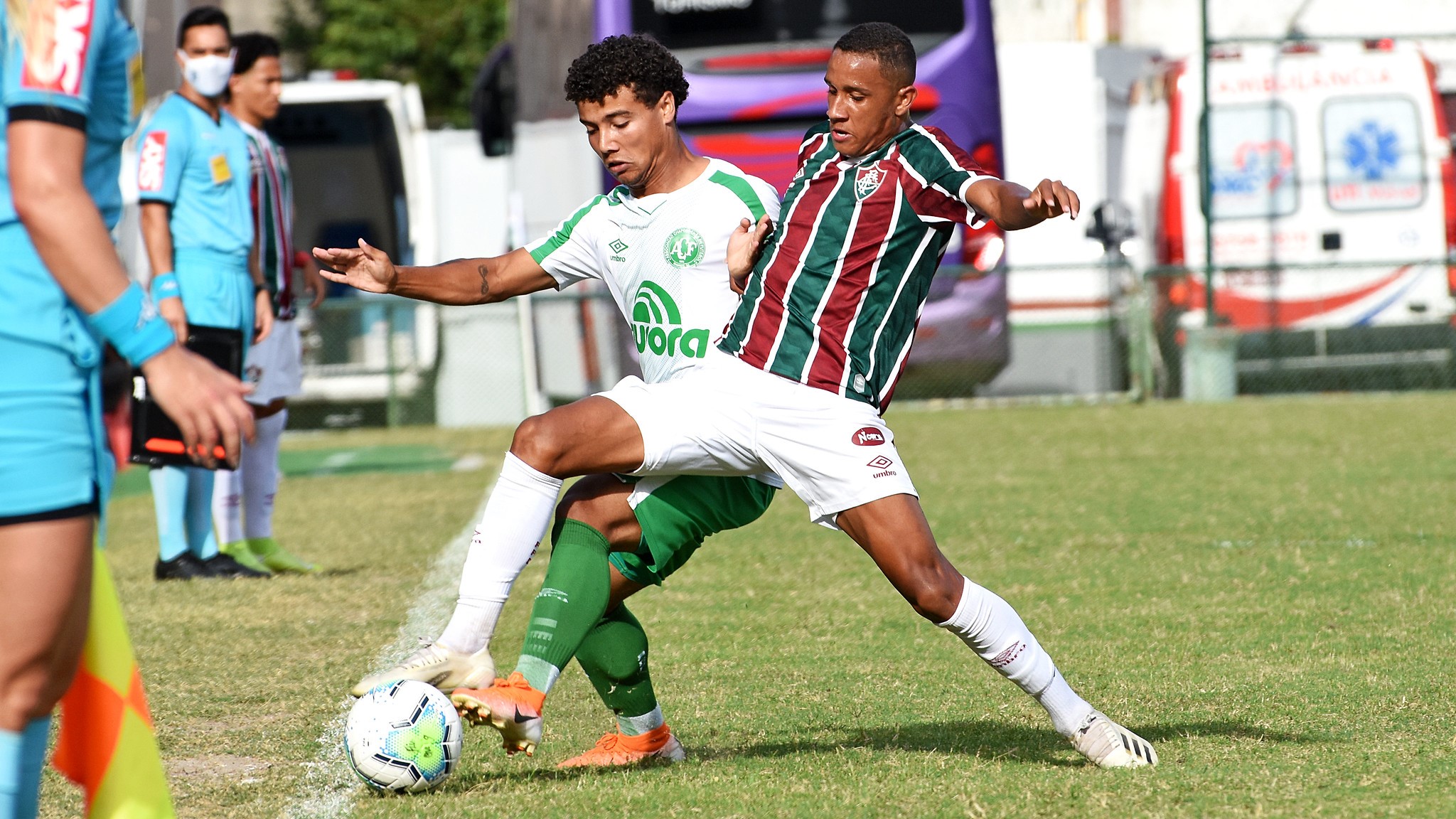 Fluminense marca no último lance e arranca empate com a Chapecoense pelo Brasileirão Sub-20