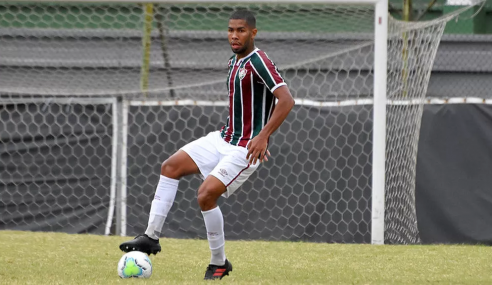 Fluminense amplia contrato de zagueiro do sub-23