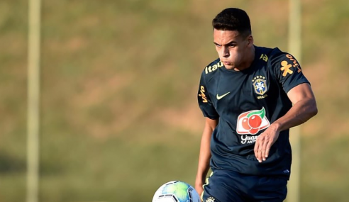 Zagueiro da Seleção Brasileira assina primeiro vínculo profissional com o Santos