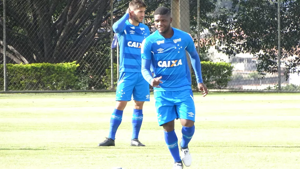 Três atletas formados na base voltam ao Cruzeiro após empréstimo