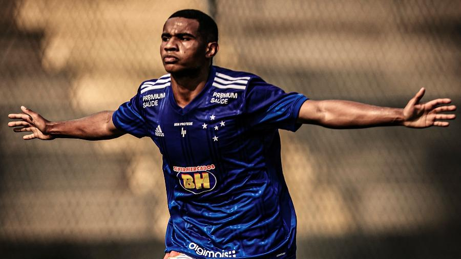 Palmeiras contrata mais um jogador dispensado pelo Cruzeiro