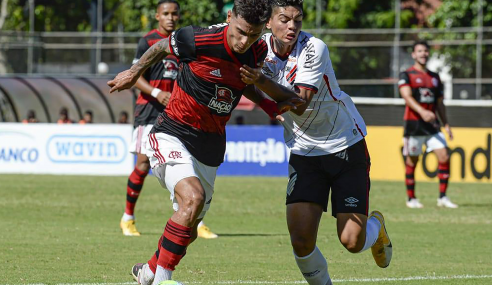 Flamengo fica duas vezes atrás do placar, mas empata com o Athletico-PR pelas semifinais do Brasileirão Sub-20