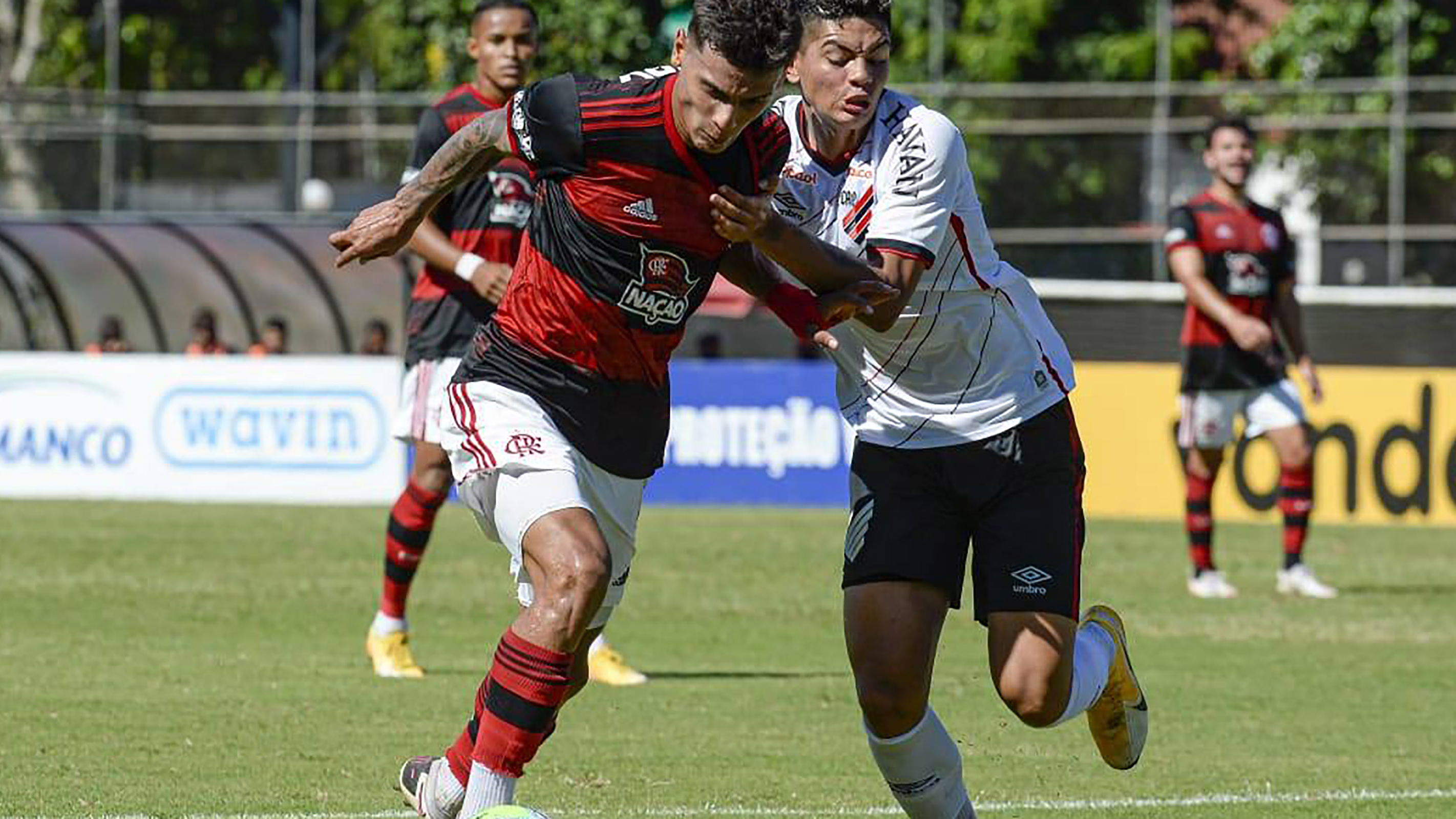Flamengo fica duas vezes atrás do placar, mas empata com o Athletico-PR pelas semifinais do Brasileirão Sub-20