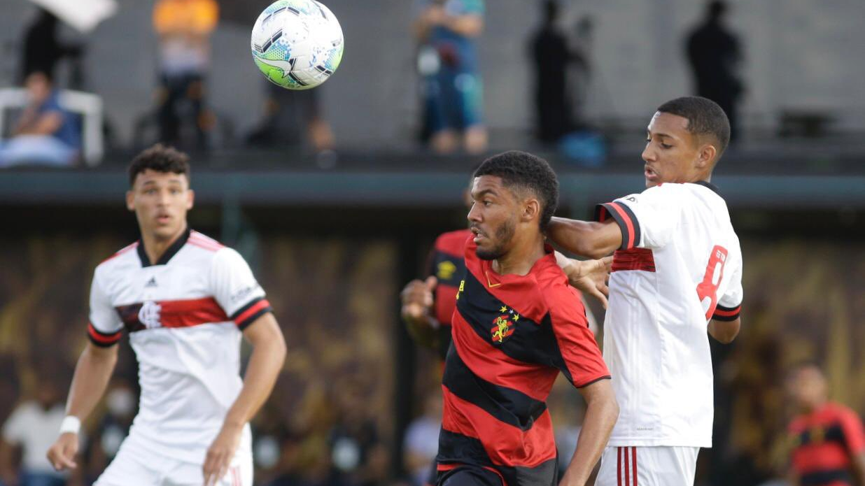 Flamengo vira, segura pressão do Sport e abre vantagem na Copa do Brasil Sub-17