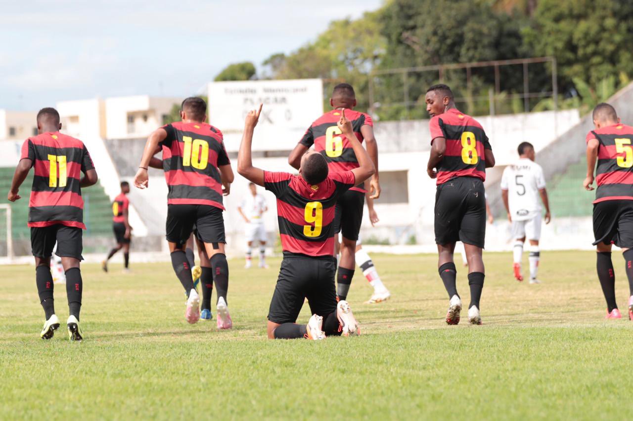 Sport vence Santa Cruz e garante vaga antecipada nas semifinais do Pernambucano Sub-17
