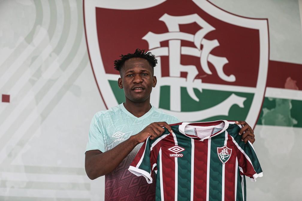 Fluminense rescinde contrato de atleta angolano