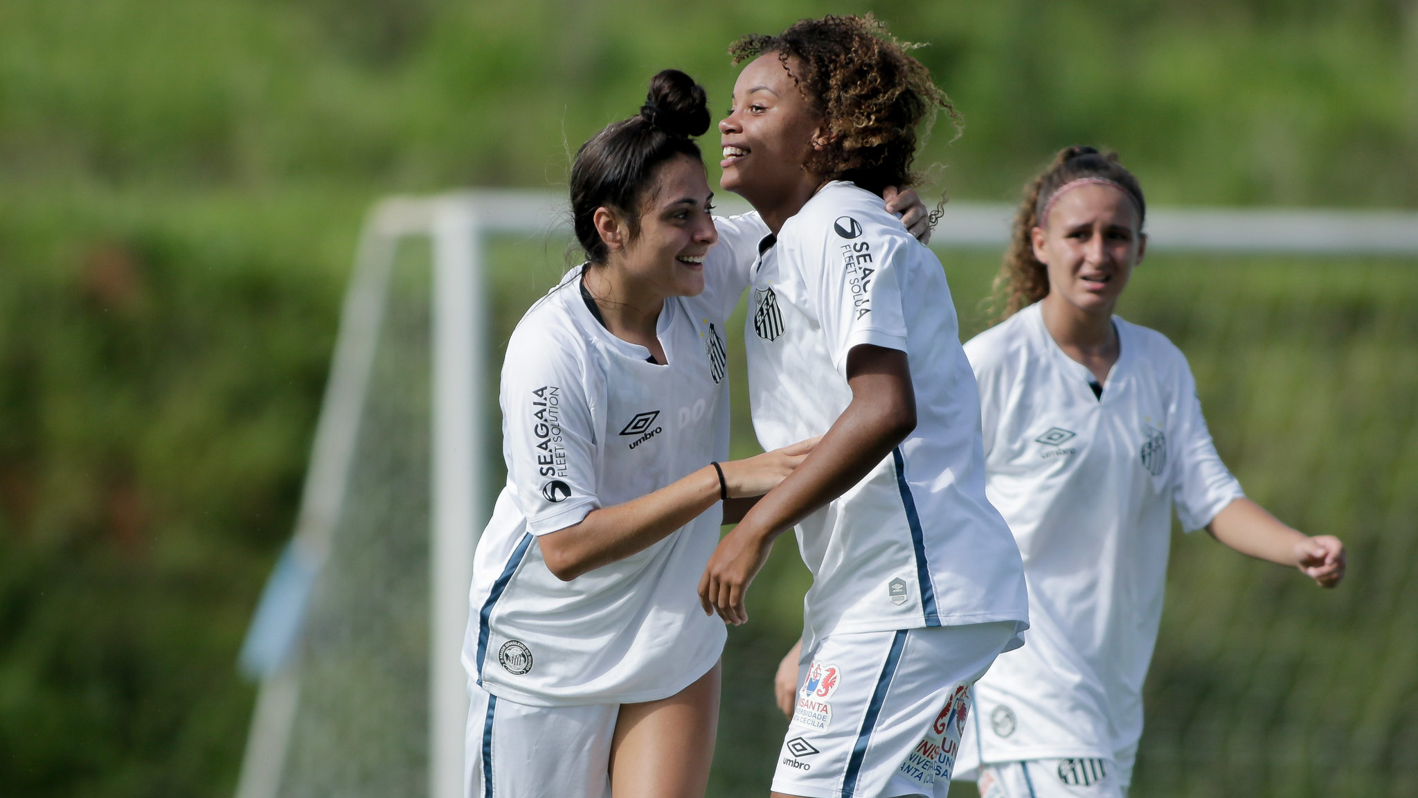 Santos vence Atlético-MG e garante classificação antecipada no Brasileirão Feminino Sub-18