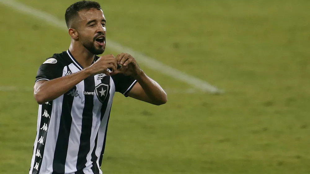 Botafogo recebe oferta da MLS por Caio Alexandre