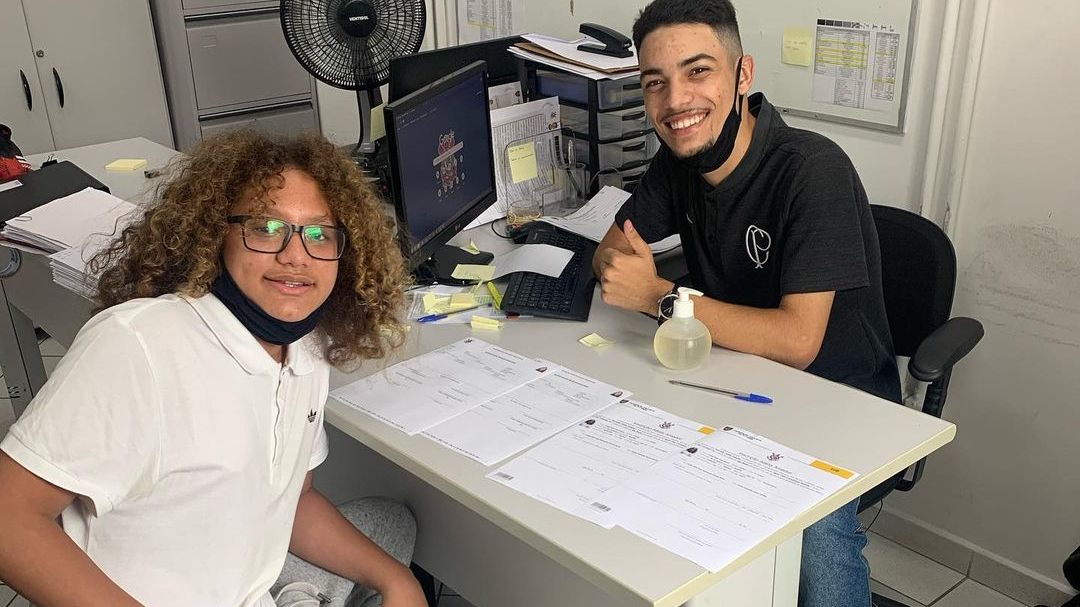 Filho de Cristian assina contrato com o Corinthians