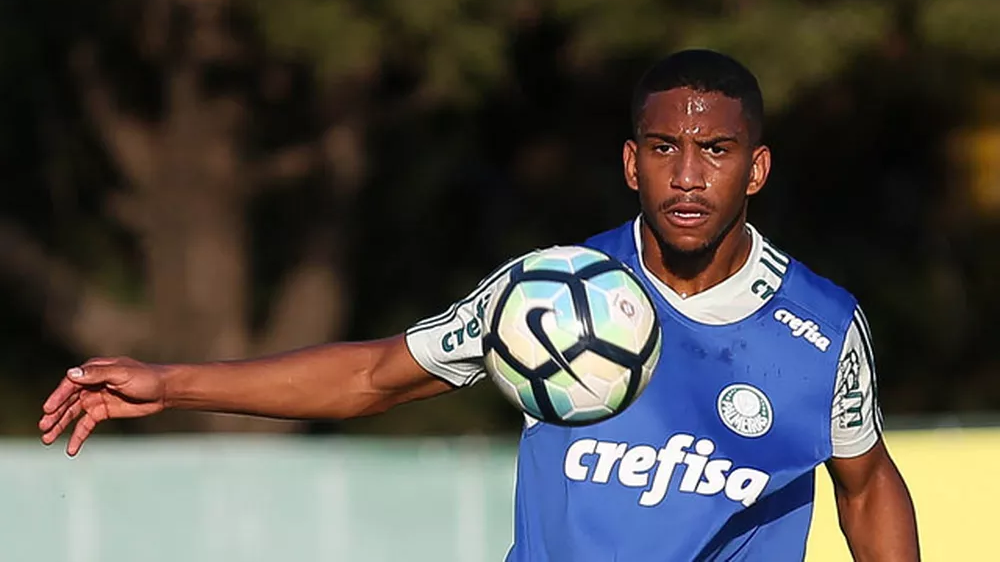 Cruzeiro anuncia volante Matheus Neris e fica próximo de atacante do Internacional