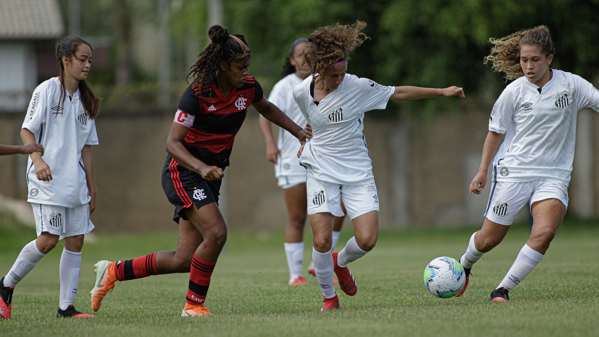 Santos bate Flamengo e começa bem segunda fase do Brasileirão Feminino Sub-18