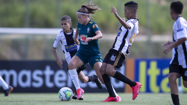 Futebol Feminino do Flu realiza jogo-treino com o Sub-14 masculino