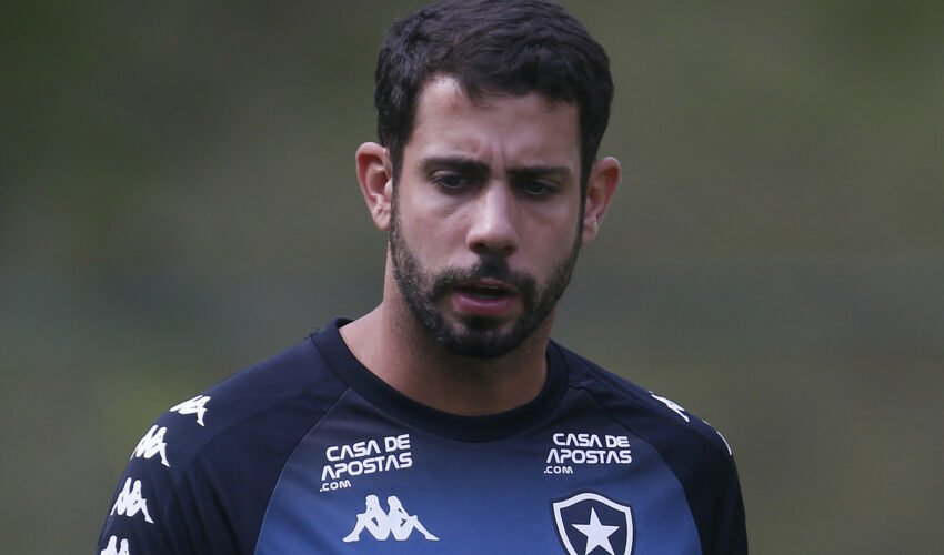 Preparador físico deixa o Botafogo e vai para o sub-20 do Athletico-PR