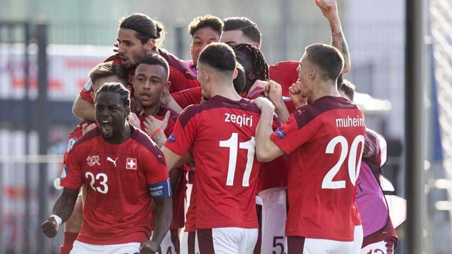 Euro Sub-21: Inglaterra estreia com derrota diante da Suíça