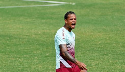 Fluminense renova com atacante até o fim de 2021