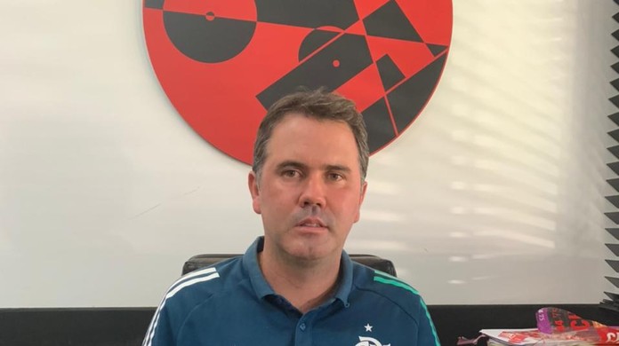 Flamengo efetiva interino como gerente geral da base