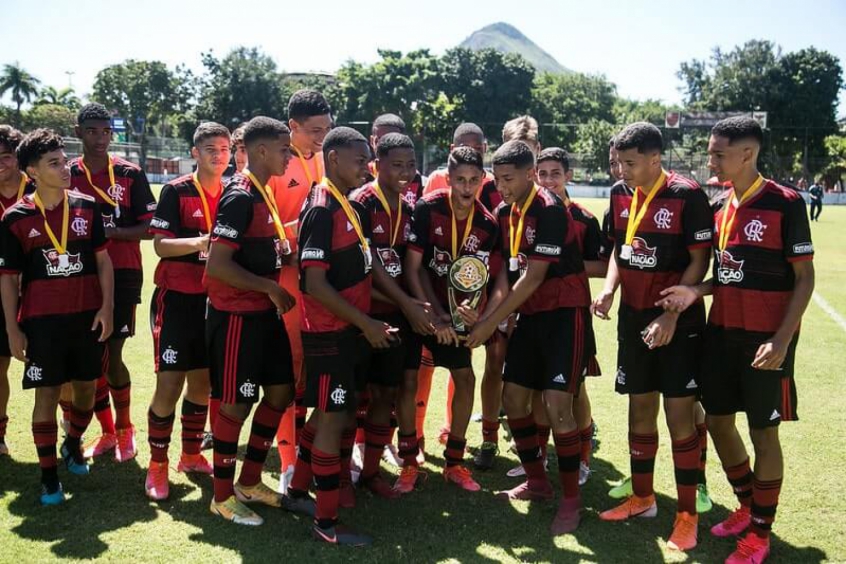 Flamengo conquista título da Copa FCB Sub-15 e também Sub-17