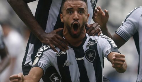 Botafogo anuncia saída de volante destaque da temporada de 2020