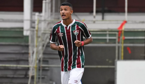 Fluminense renova com lateral-esquerdo destaque no sub-17
