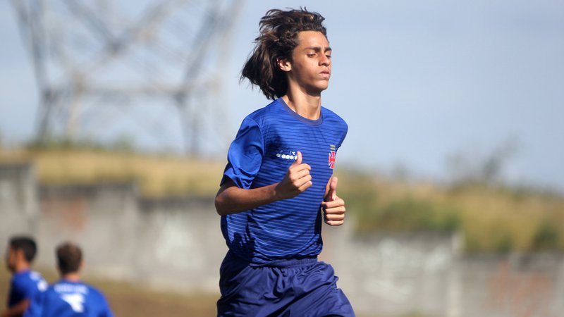 Vasco promove jovens para período de treinos no profissional