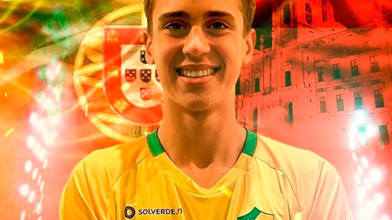 Filho do ex-goleiro Júlio César acerta com clube da segunda divisão portuguesa