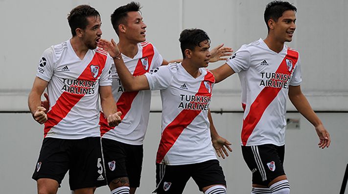 Único invicto, River Plate aplica goleada no Colón pelo Argentino de Aspirantes