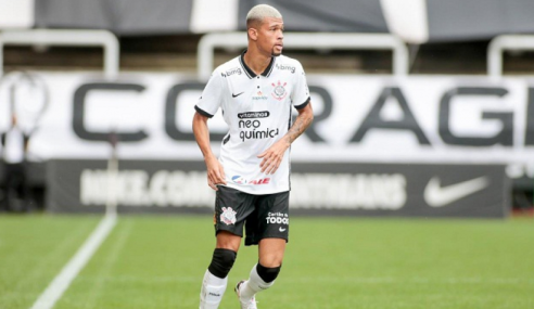 Corinthians amplia contrato do zagueiro João Victor