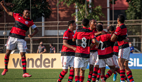 Flamengo vence, mantém 100% e afunda Botafogo no Brasileirão Sub-17