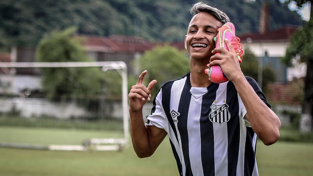 Santos renova com Weslley Patati, destaque da Copinha, até 2024 -  Superesportes