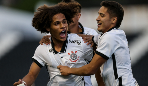 Corinthians desencanta no fim, supera América-MG e vence a primeira no Brasileirão Sub-20