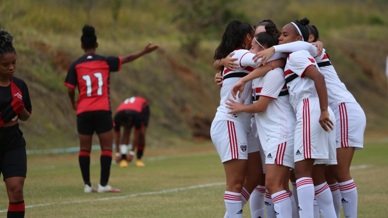 São Paulo deslancha no fim e goleia Vitória pelo Brasileirão Feminino Sub-18