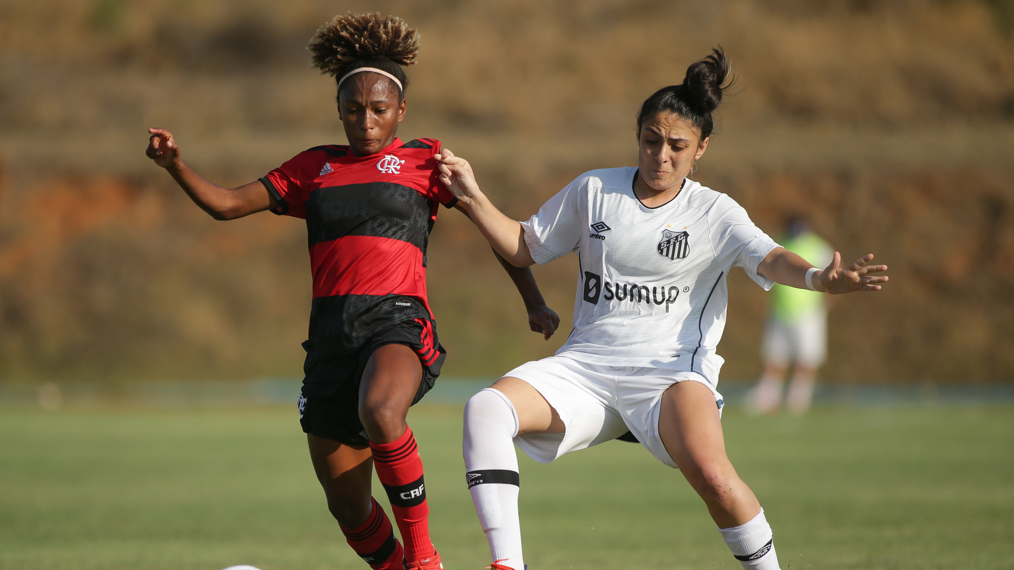 Flamengo vira nos acréscimos e elimina Santos do Brasileirão Feminino Sub-18