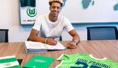 Wolfsburg-ALE anuncia jogador que estava no Manchester City-ING