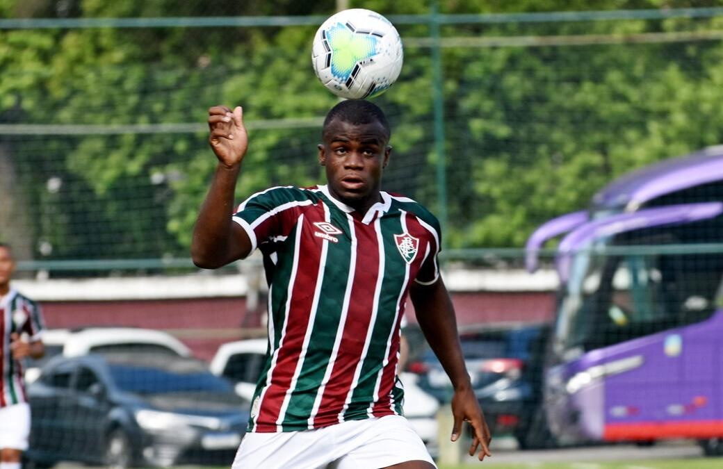 Jogador deixa o Fluminense e acerta com clube de Portugal