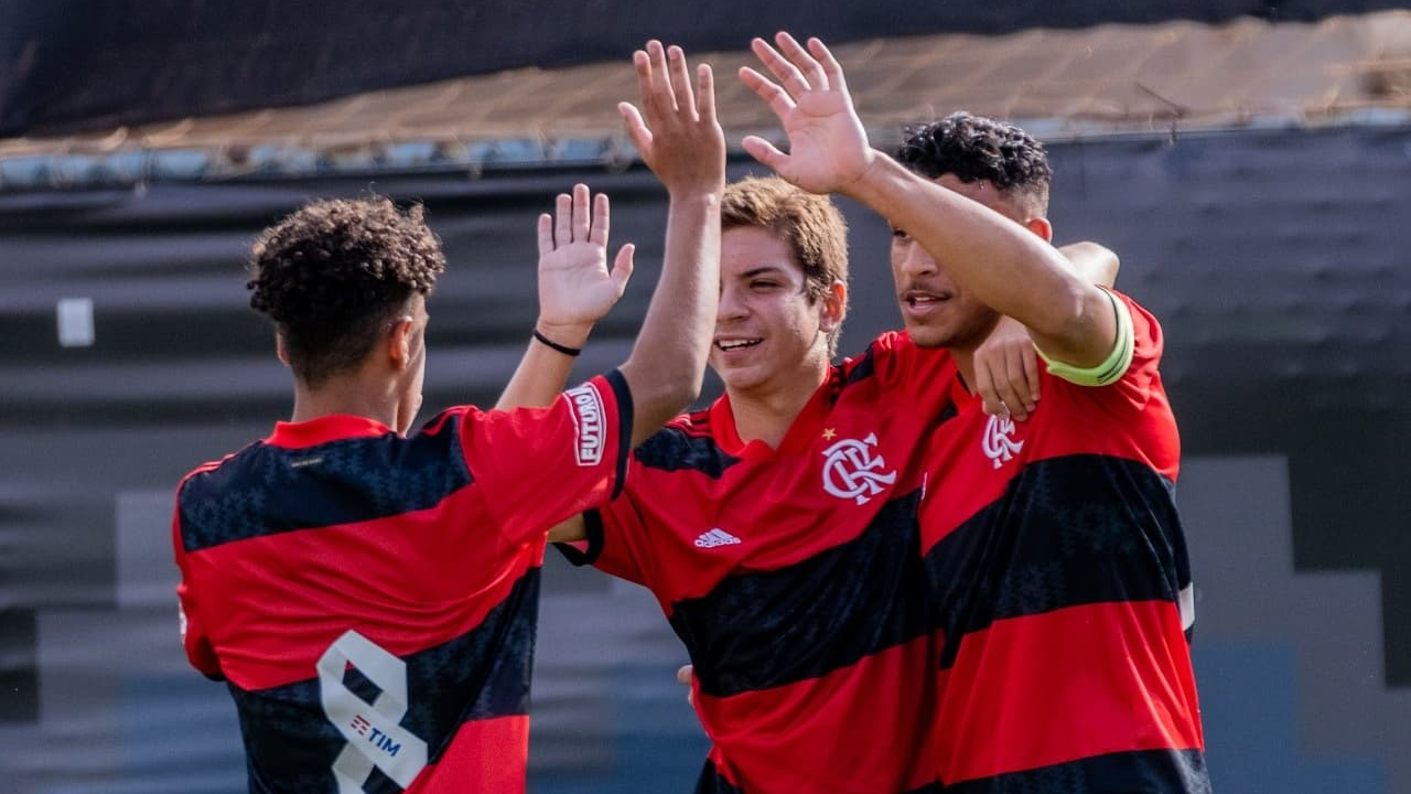 Flamengo goleia Gama e encaminha classificação às quartas da Copa do Brasil Sub-17