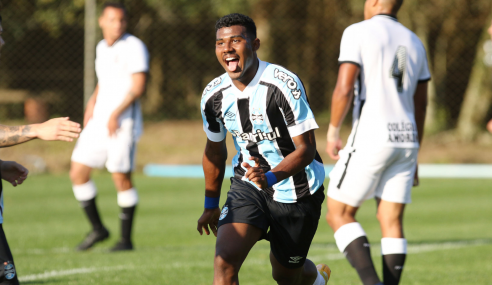Com confusão no fim, Grêmio vence Corinthians e se reabilita no Brasileirão Sub-20