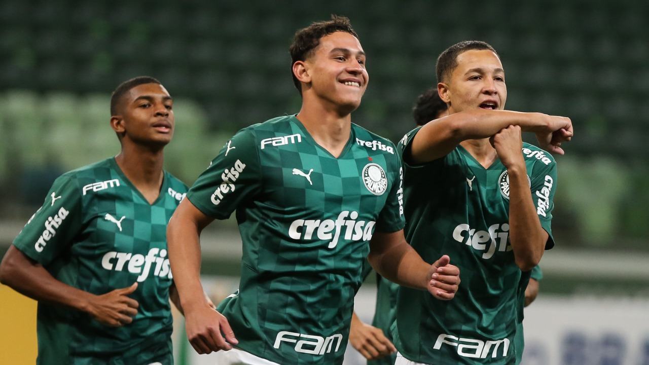 Palmeiras massacra Confiança no duelo de ida das oitavas da Copa do Brasil Sub-17