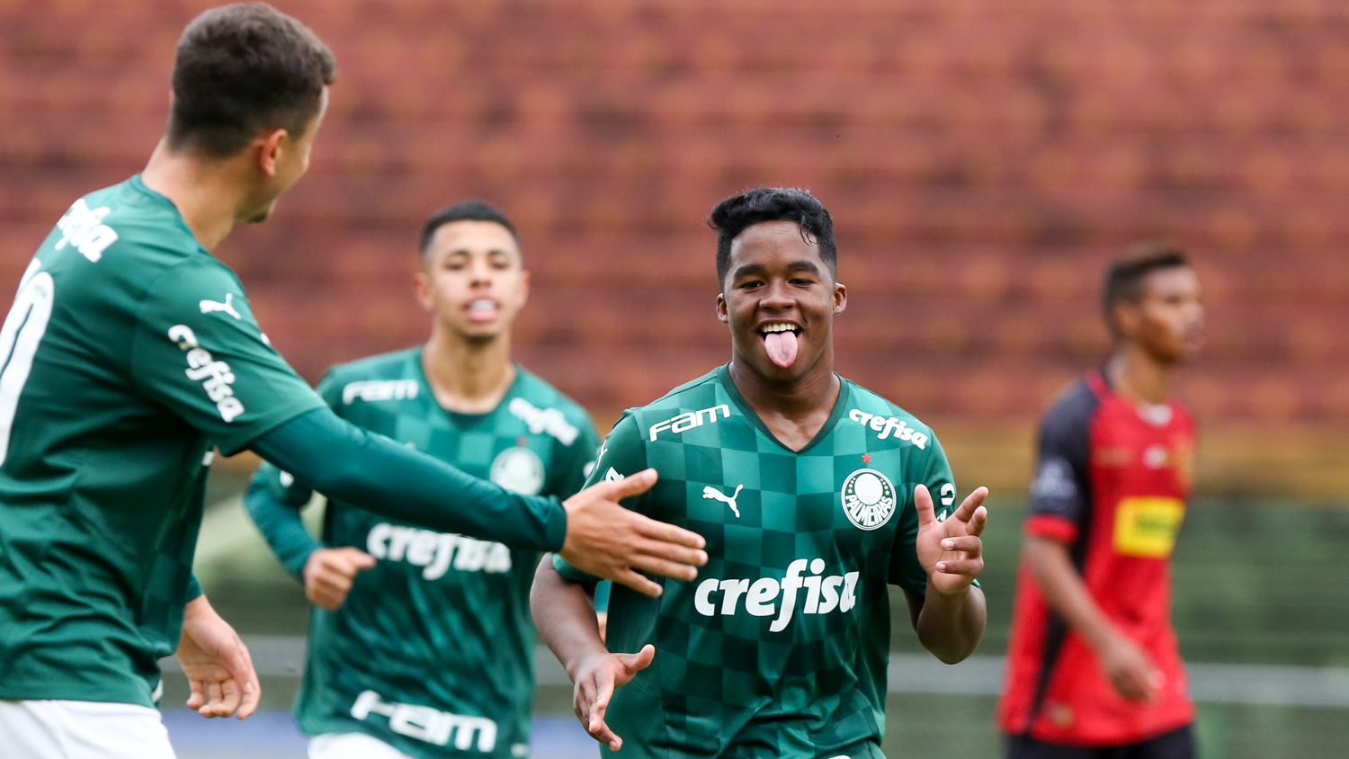Com gol de joia de 15 anos, Palmeiras vence Flamengo pelo Paulistão Sub-20
