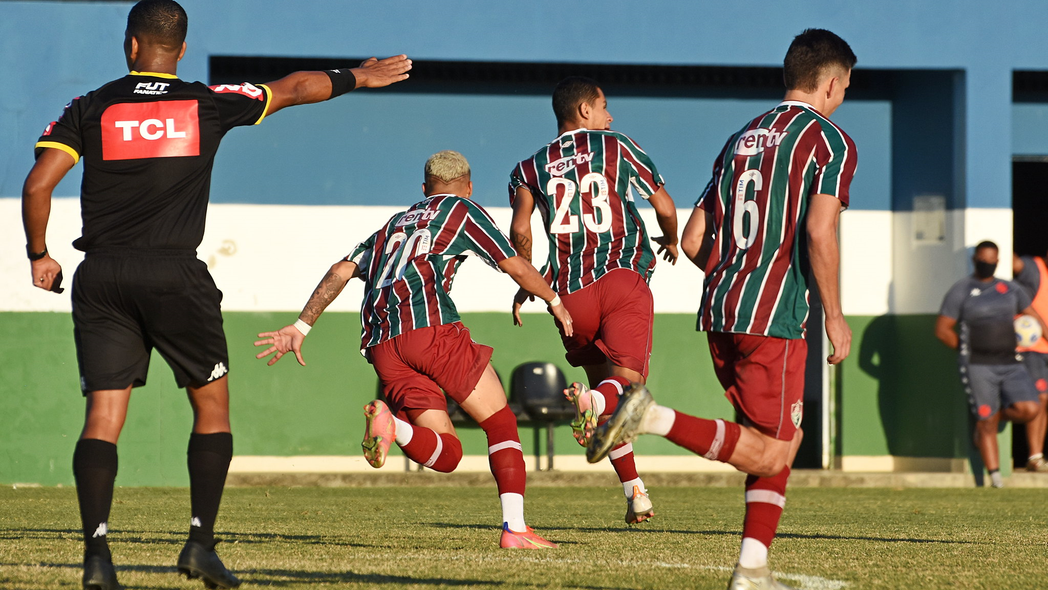 Fluminense vira com um a menos e derrota Vasco pelo Brasileirão Sub-20