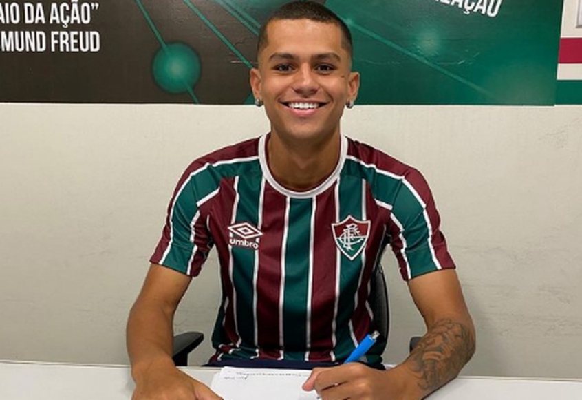 Destaque do time sub-20, filho de Marco Brito renova com Fluminense