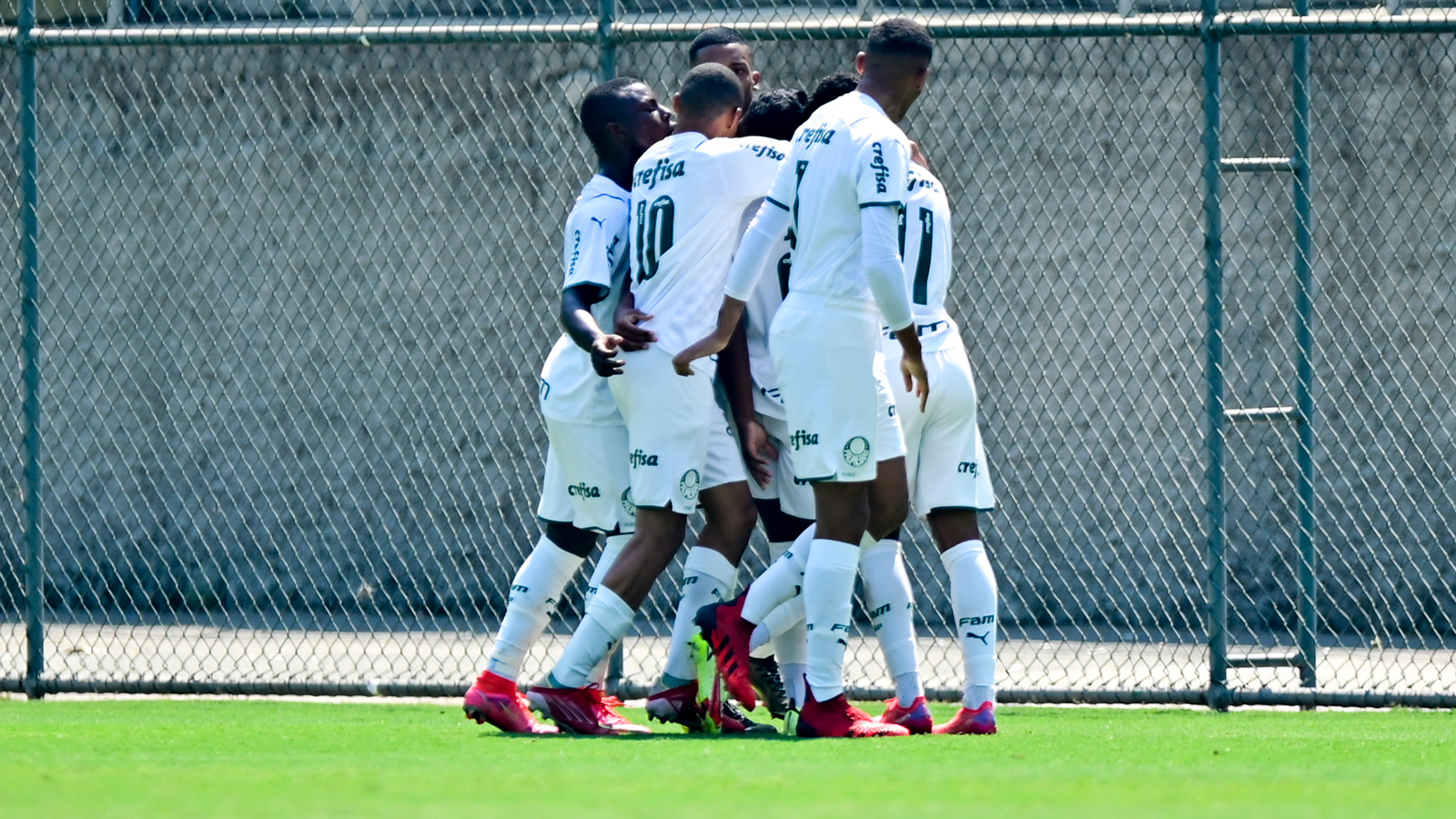 Endrick decide, Palmeiras vence América-MG e cola no líder do Brasileirão Sub-20