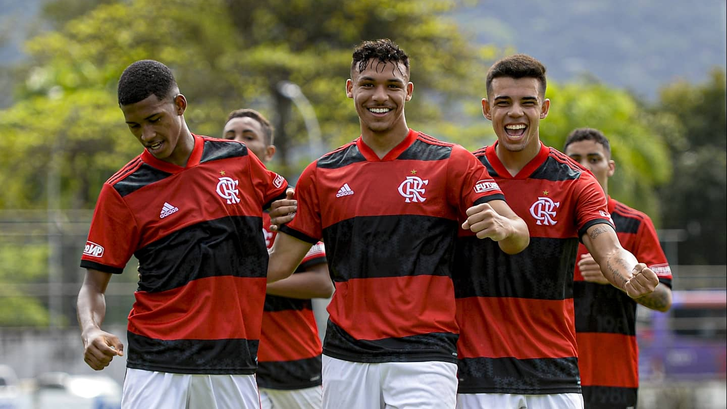 Com show de Victor Hugo, Flamengo volta a golear Gama e avança na Copa do Brasil Sub-17