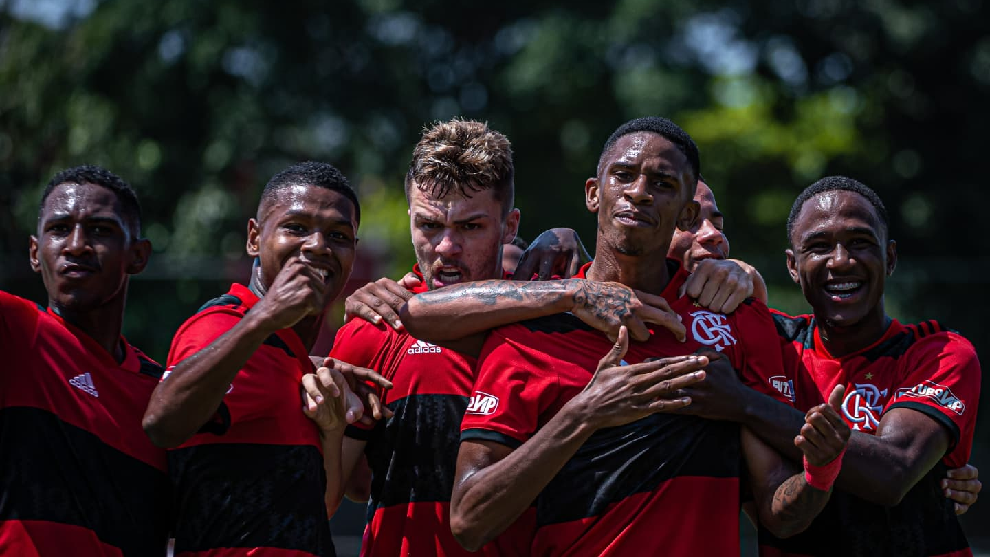 Flamengo vence e tira São Paulo da liderança do Brasileirão Sub-20