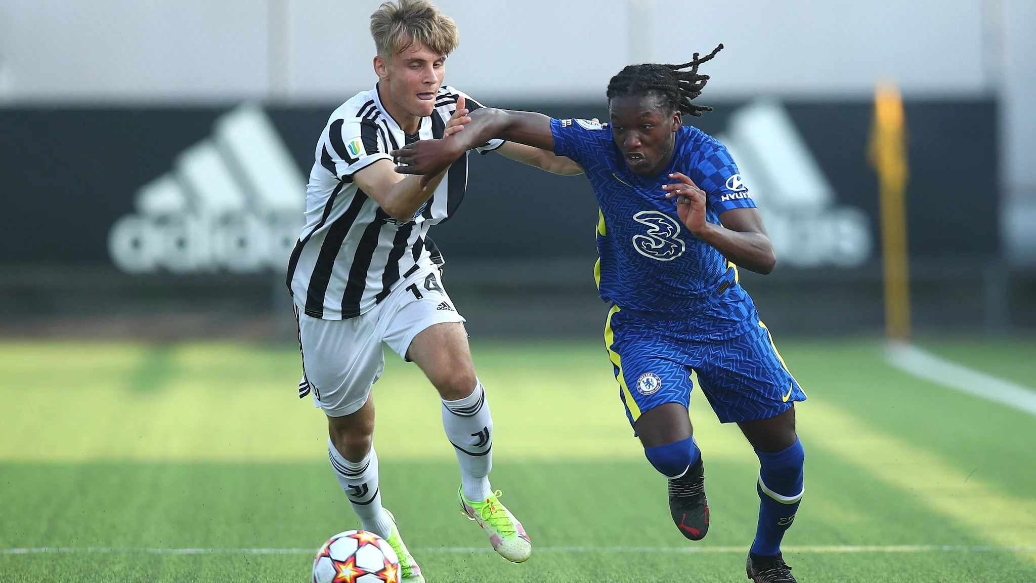 Juventus bate Chelsea e pula para a ponta na Uefa Youth League