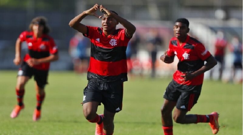 Flamengo goleia e se mantém 100% no Carioca Sub-15