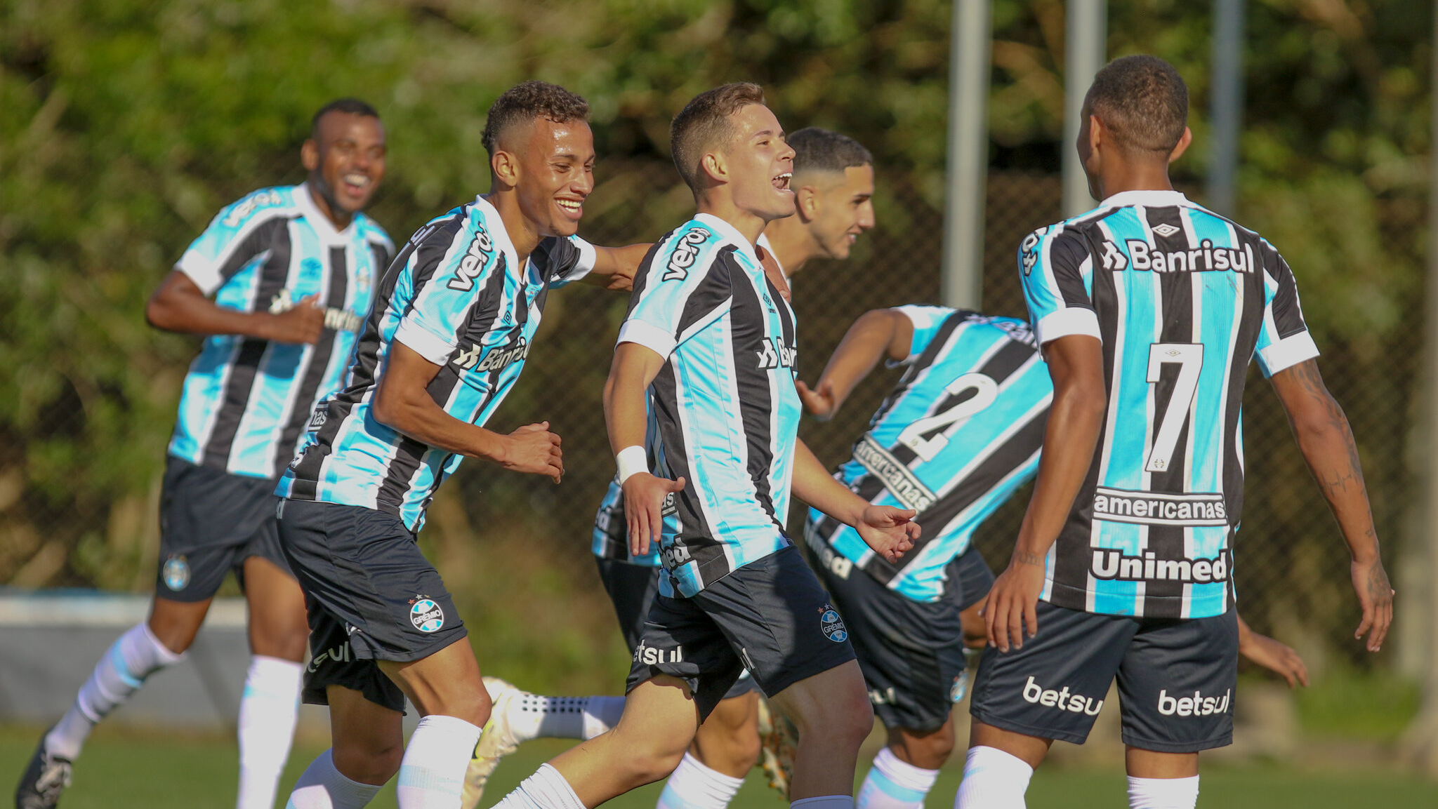 Grêmio supera Ceará e fica a uma vitória das semifinais do Brasileirão de Aspirantes