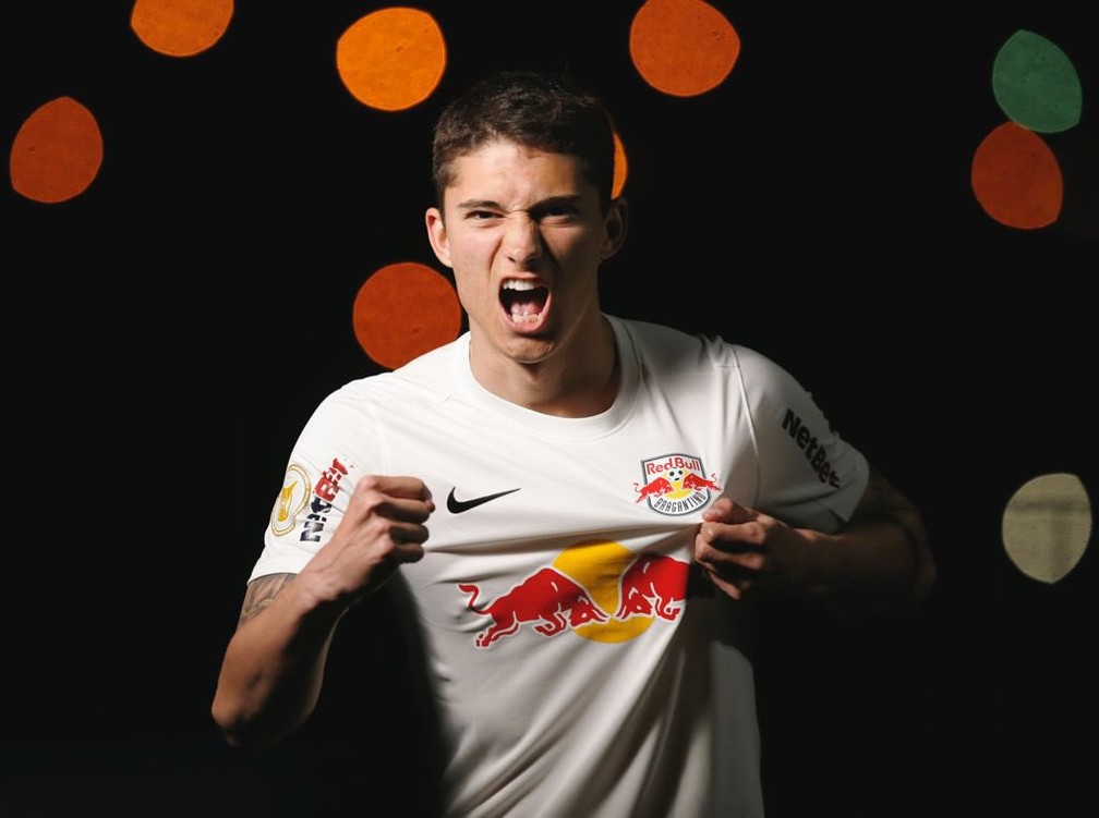 Red Bull Bragantino anuncia contratação de jovem volante uruguaio